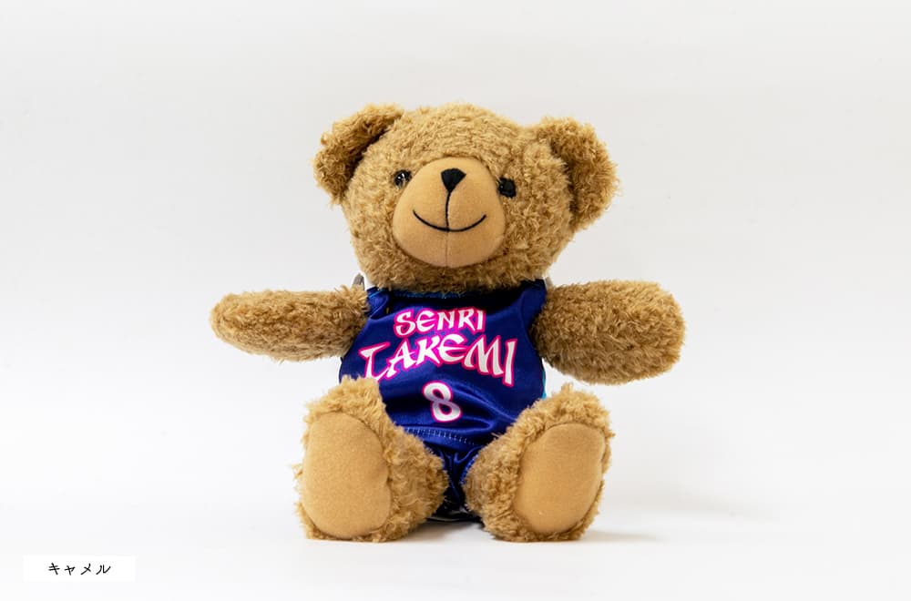 バスケットボールユニフォームを着たベア